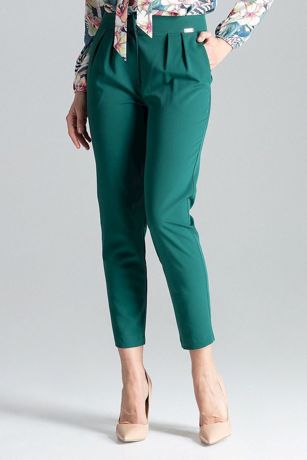 Chic Cigarette Pants – 7/8 Length with Pleats -green