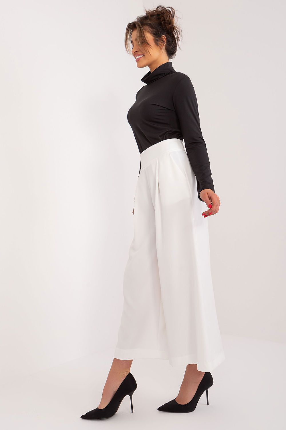  Women trousers model 192505 Italy Moda 