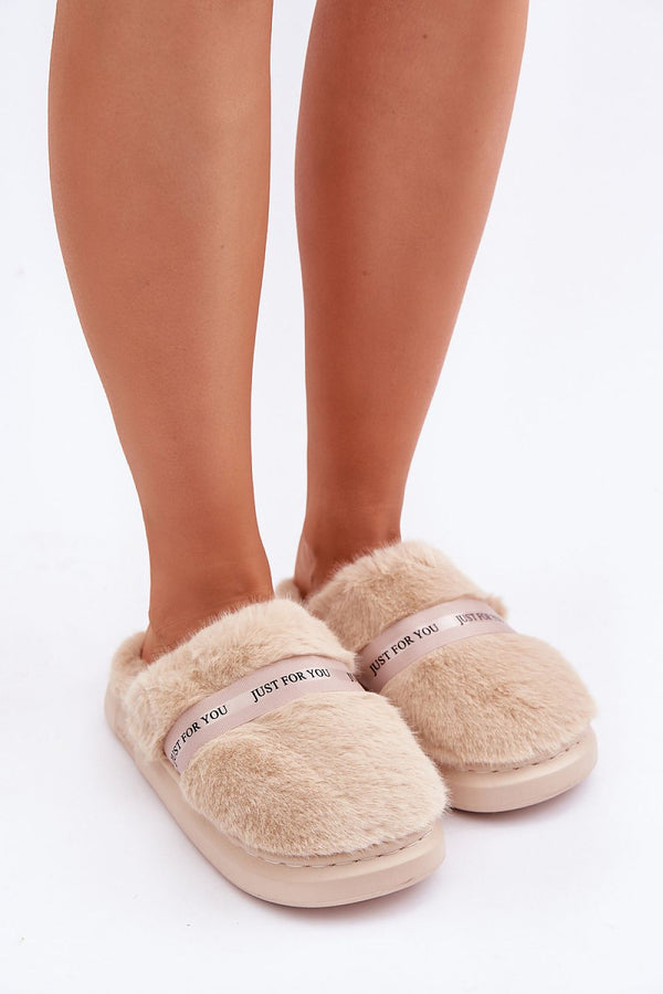  Slippers model 204933 Step in style 