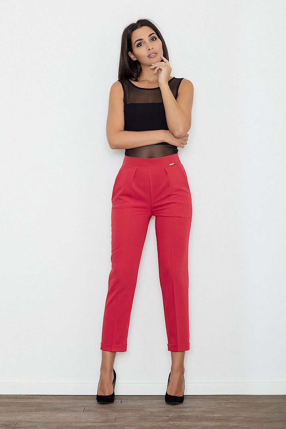 Elevate your style with Elegant Cropped Women's Pants for Stylish Outfits, perfect with shirts or jackets.