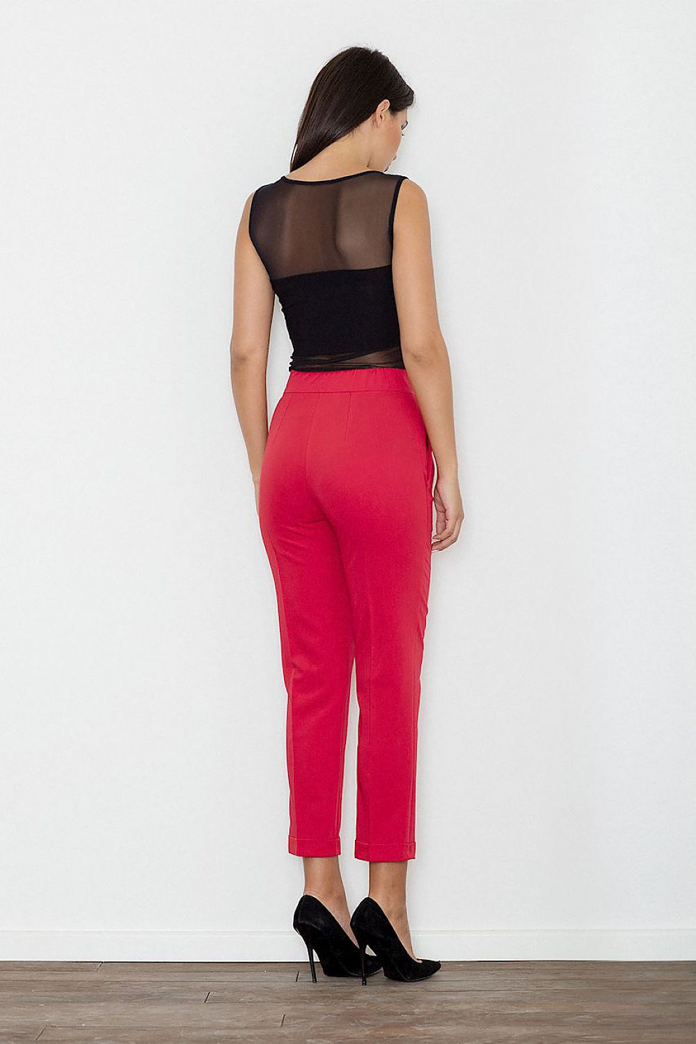 Elegant Cropped Women's Pants for Stylish Outfits, perfect for chic looks with exquisite shirts or jackets.