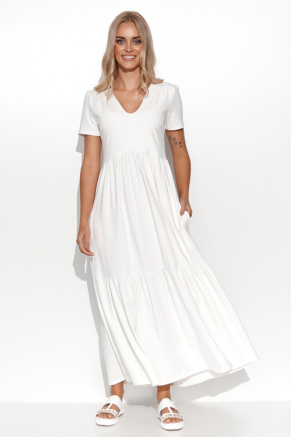 V-Neck Short Sleeve Maxi Dress for Effortless Elegance, showcasing a classic cut for a feminine silhouette and comfort.